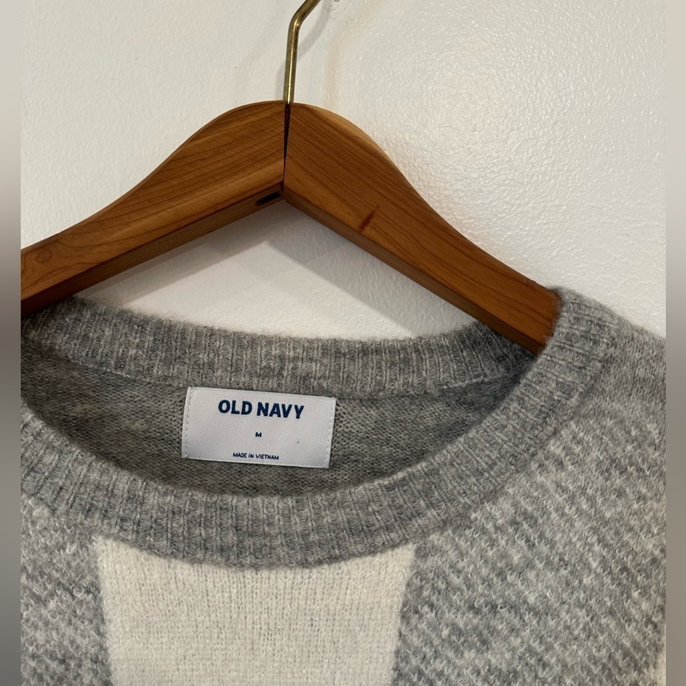 Old Navy Check Crewneck Long Sleeve Sweater Women's Medium Gray Preppy Soft - Picture 2 of 5